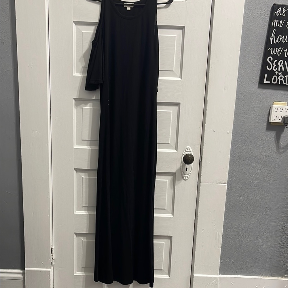 Umgee Black Cold Shoulder Straight Maxi Dress size M